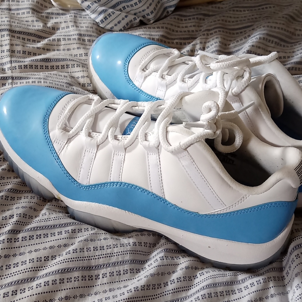Jordan 11 lows in carolina blue - Picture 4 of 12